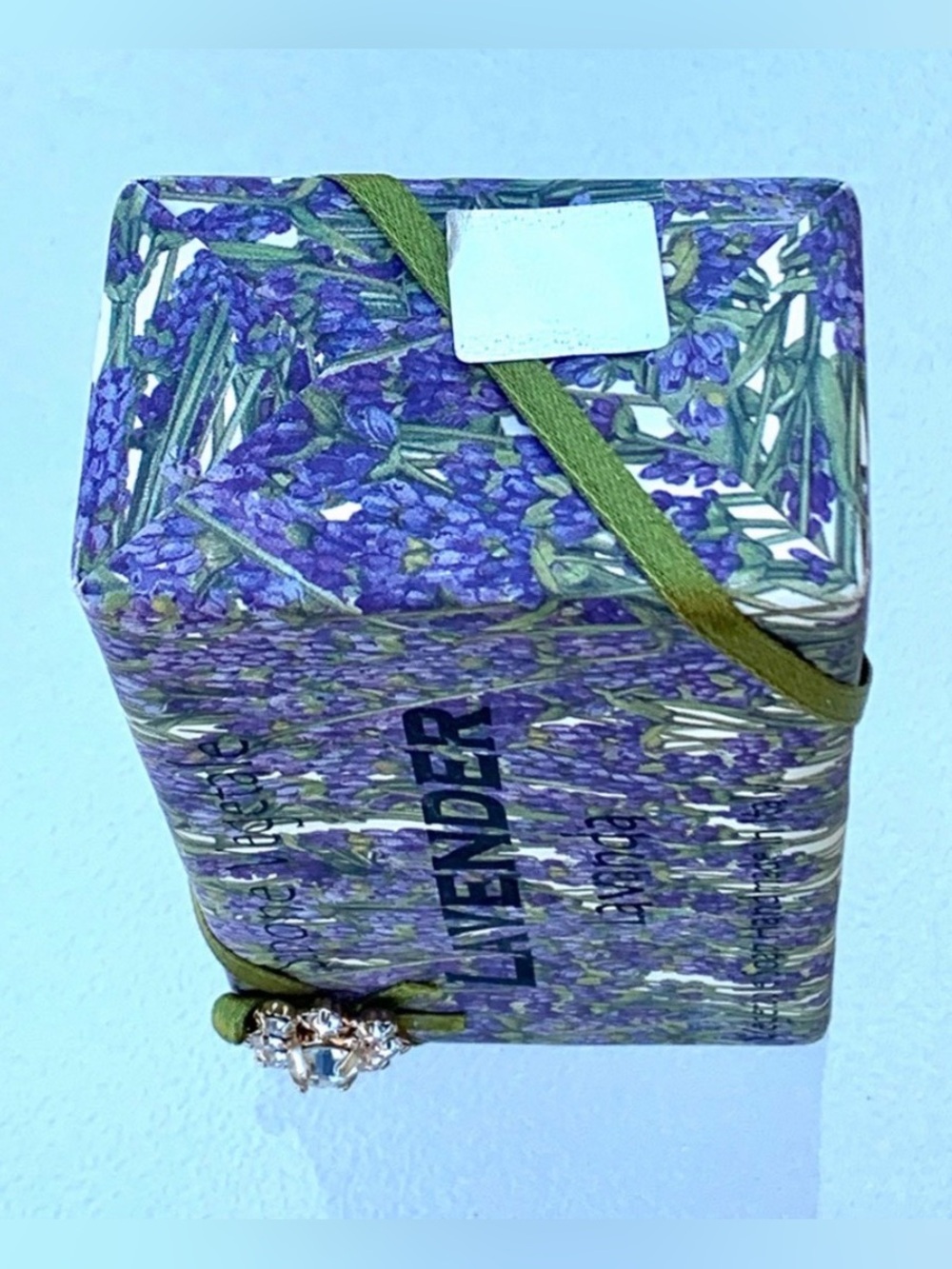 Italian Lavender Sapone Vegetale Bar Soap with Rhinestone Embellished Wrapping - Picture 6 of 7